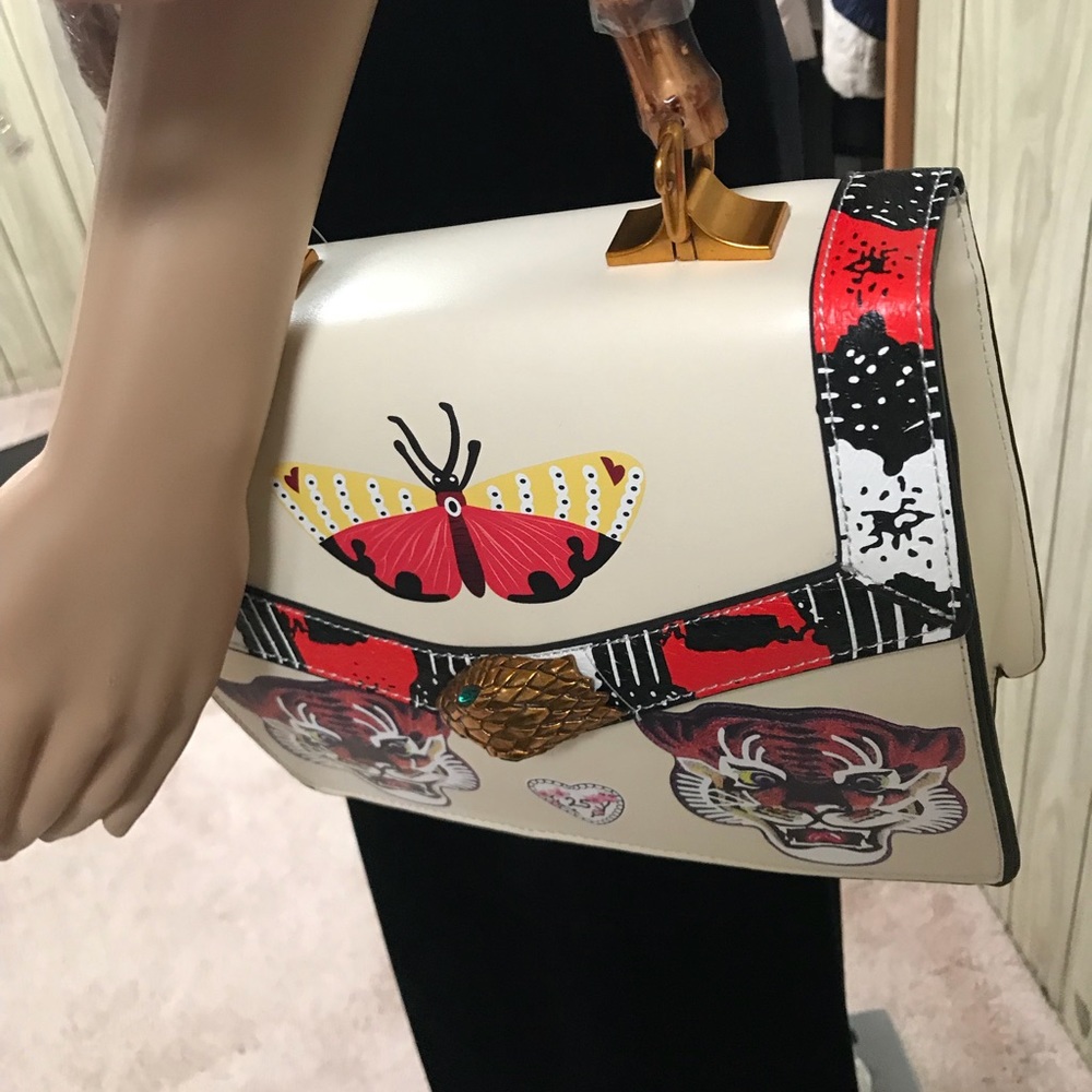 Purse - Picture 2 of 4